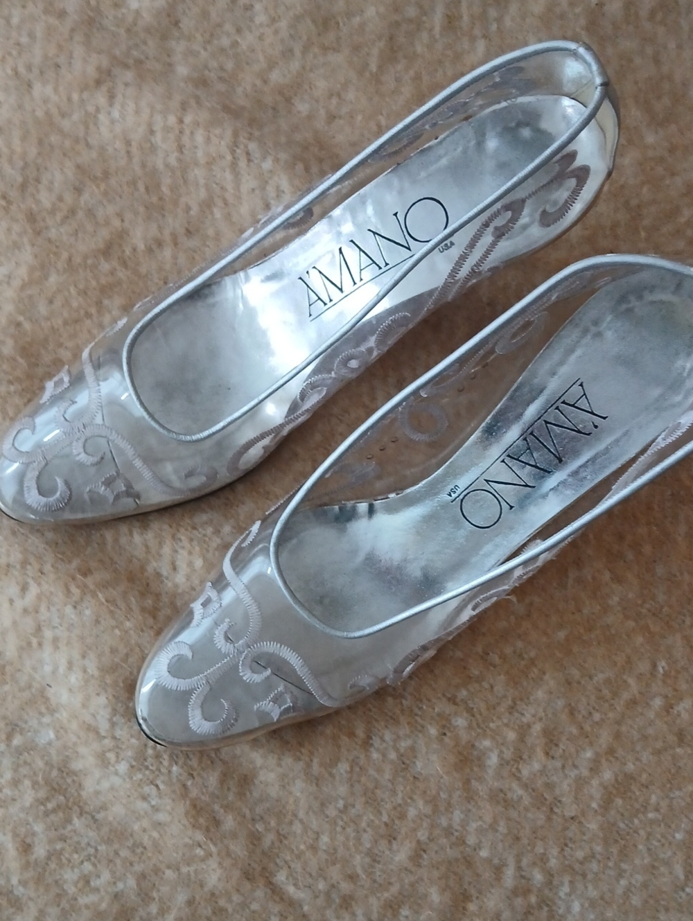 Amano Women's Silver Embroidered Ballet Flats 8.5